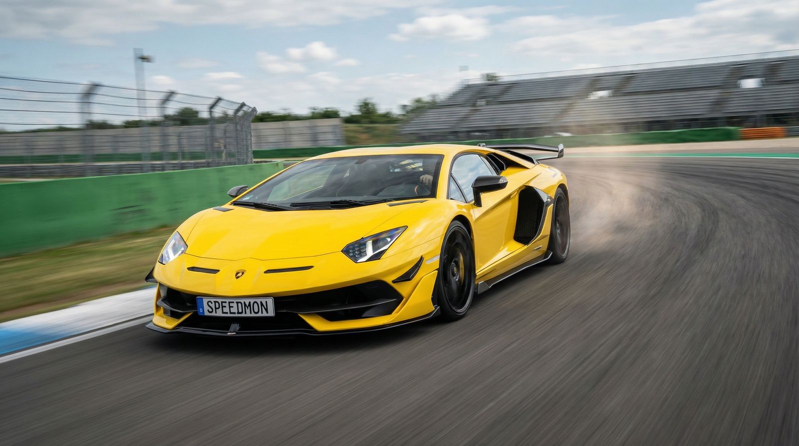 蜜桃视频 - 超级跑车赛道视频